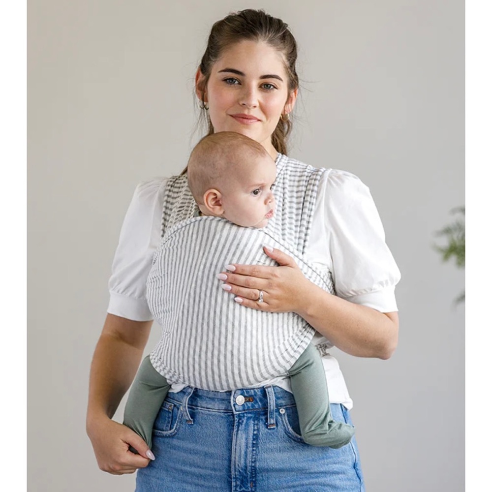 Grey and white Solly Baby wrap